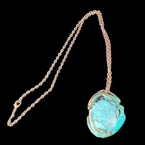 patina_chrysycolla_necklace-removebg-preview